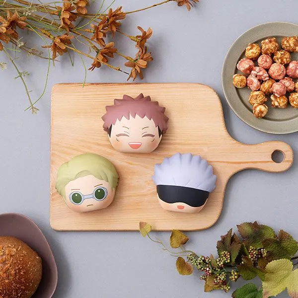 Jujutsu Kaisen Fluffy Squeeze Bread Anti-Stress Blind Box Figures 8 cm Assortment Vol. 2 - 1 Unidade Aleatória